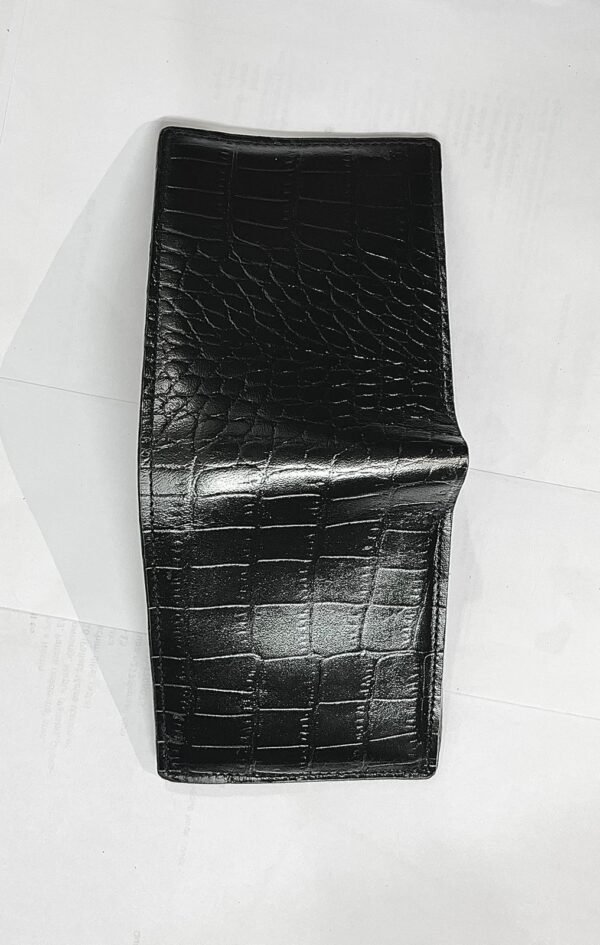 Exclusive stylish genuine leather crocodile print wallet for men - Image 3